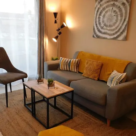 Cosy T2 Eden Blue Air-conditioned With Parking Daire