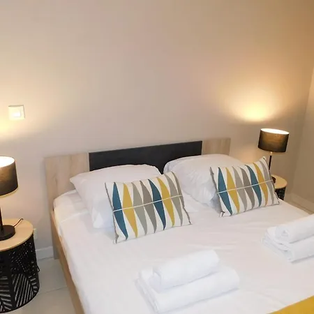 Cosy T2 Eden Blue Air-conditioned With Parking 아파트 주앙레핑